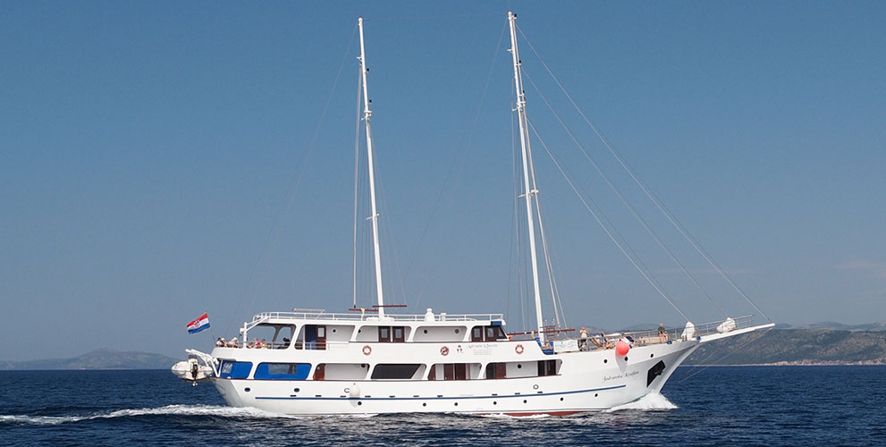 Premium Boat Category