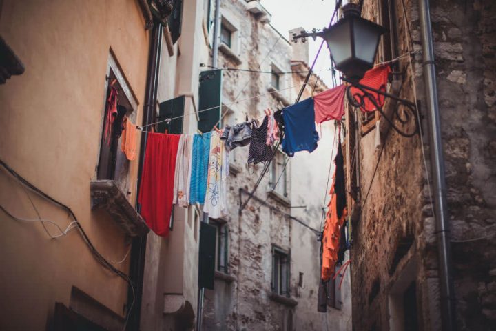 rovinj clothes drying street