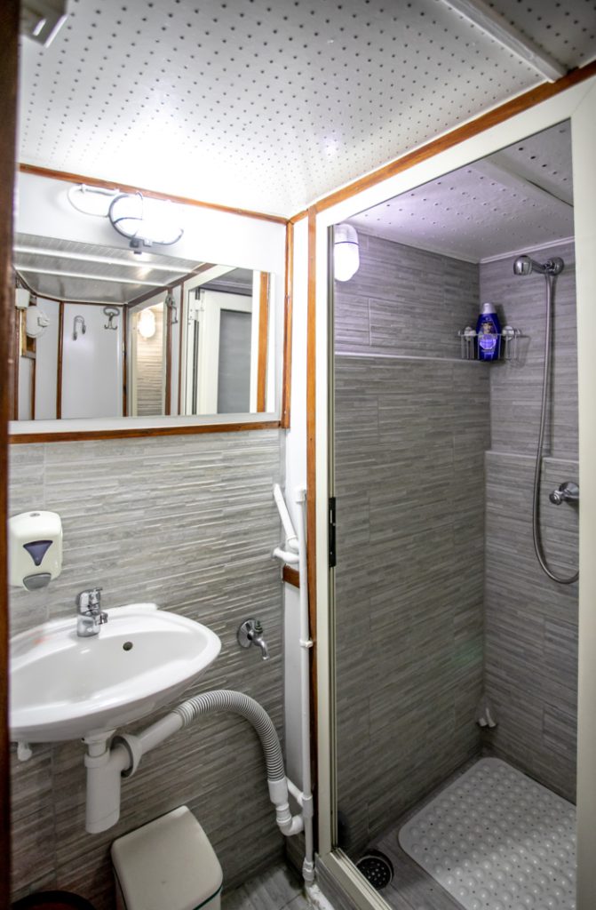 Traditional Ensuite Viktorija